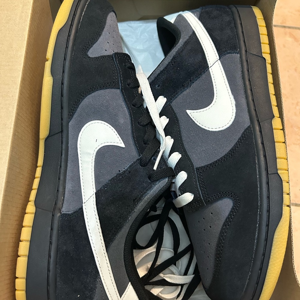Nike Men's Black and White Sneakers with Yellow Sole